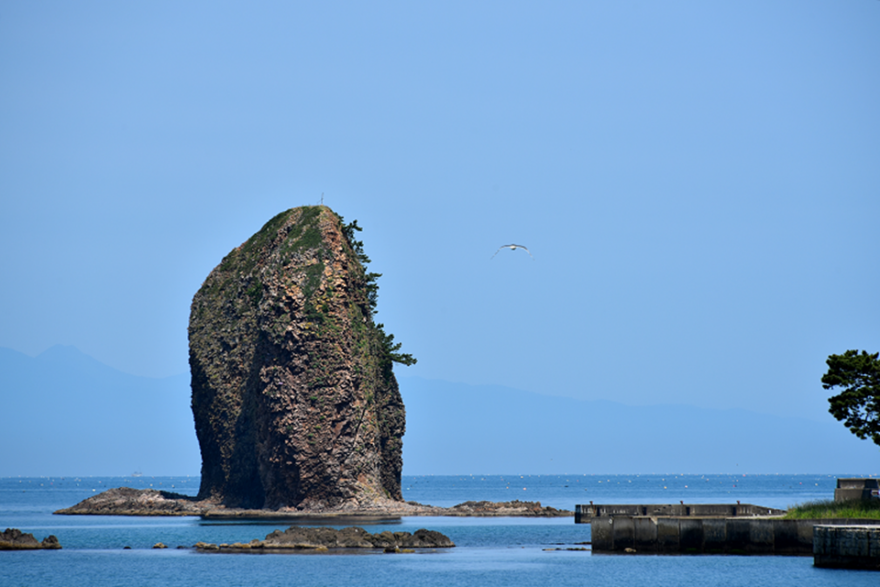 青森市浅虫地区の「裸島」に残る、ちょっと悲しい伝説とは？