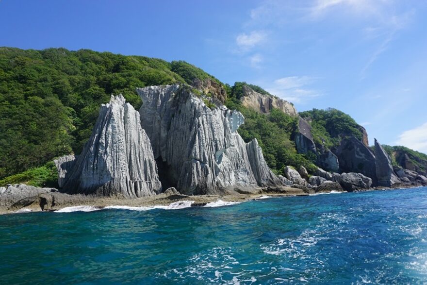 美しい奇岩が連続する名スポット！！佐井村「仏ヶ浦」がキレイ！！