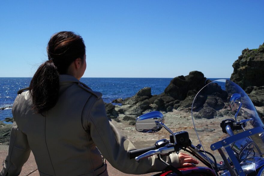 【日本海を楽しもう】「ヒラメの漬け丼」と「千畳敷海岸」を巡る、バイク女子の旅！