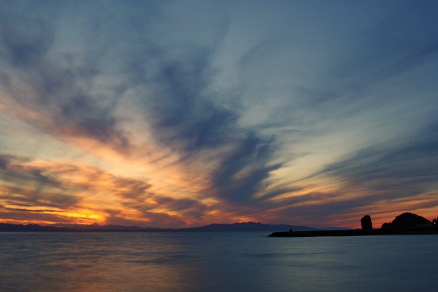 「サンセット」を眺めたいので「サンセットビーチあさむし」で夕日を待ってみたら最高すぎたぞ！