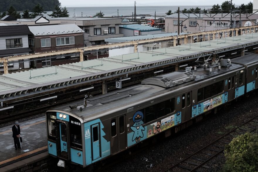 【雨の街を探訪】海が目の前の「浅虫温泉街」で途中下車、ゆっくり探訪してみよう。