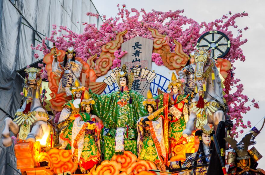 八戸三社大祭とはどんな祭りか？日程・海との関係・最大の見どころ！祭りを300%楽しむ攻略法！巨大山車の「仕掛け」に観客仰天！？